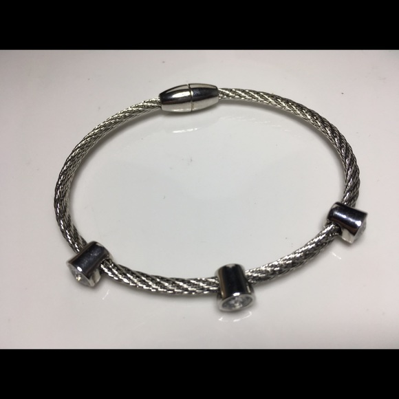 Jewelry - Picture 8 of 8